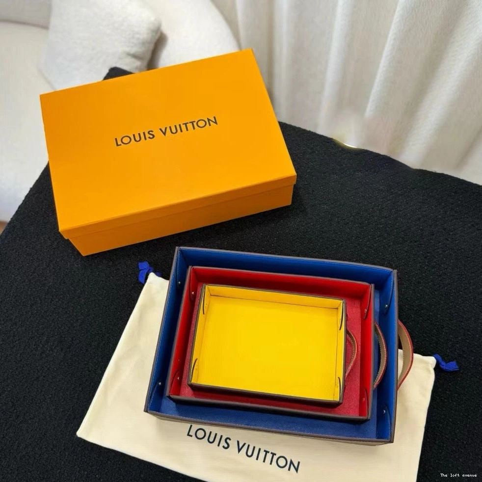 CUSTOM HANDLE DESK LV TRAY WITH 0817
